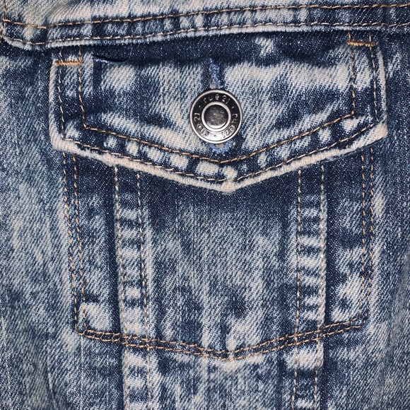 Jean jacket with sweater sleeves - Picture 4 of 4